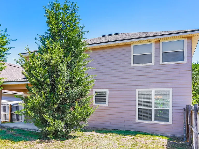 880 Thoroughbred Dr — Photo 17