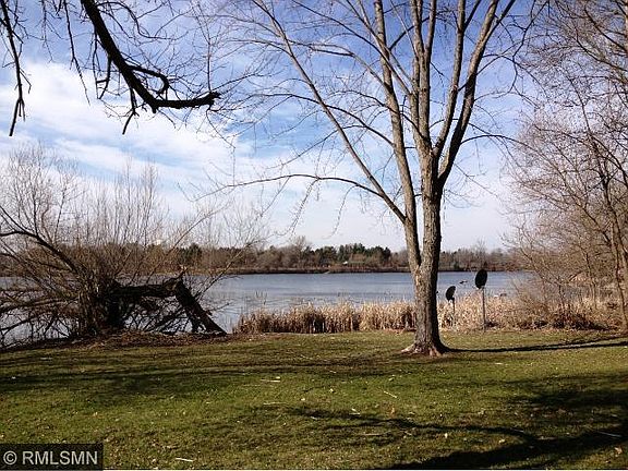 4th image of 816 N Shore Dr