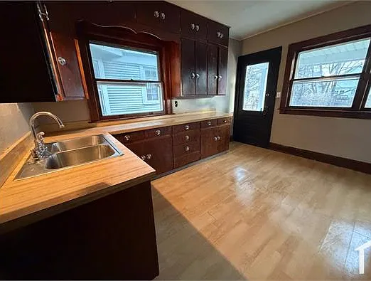 1120 Starr Ave — Photo 3