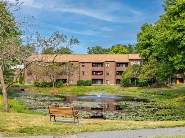 15 Davis Rd APT A14, Acton, MA 01720