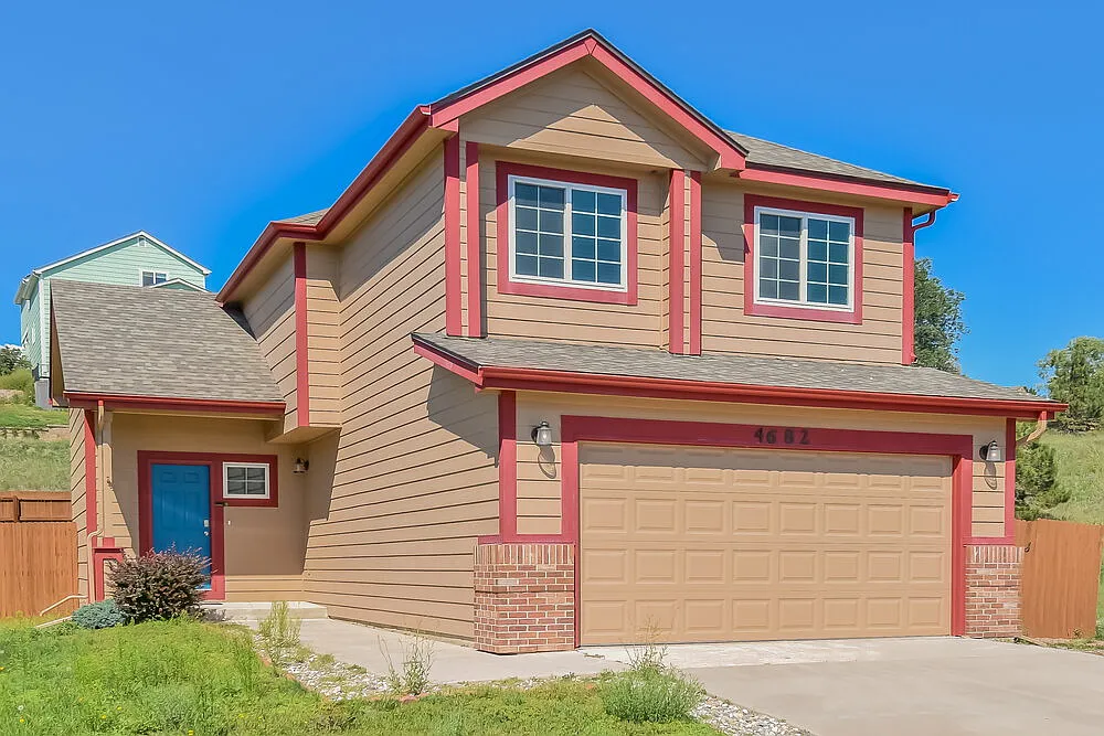 4 bed, 3.5 bath, 2125 sqft, $2,545 — Photo 1