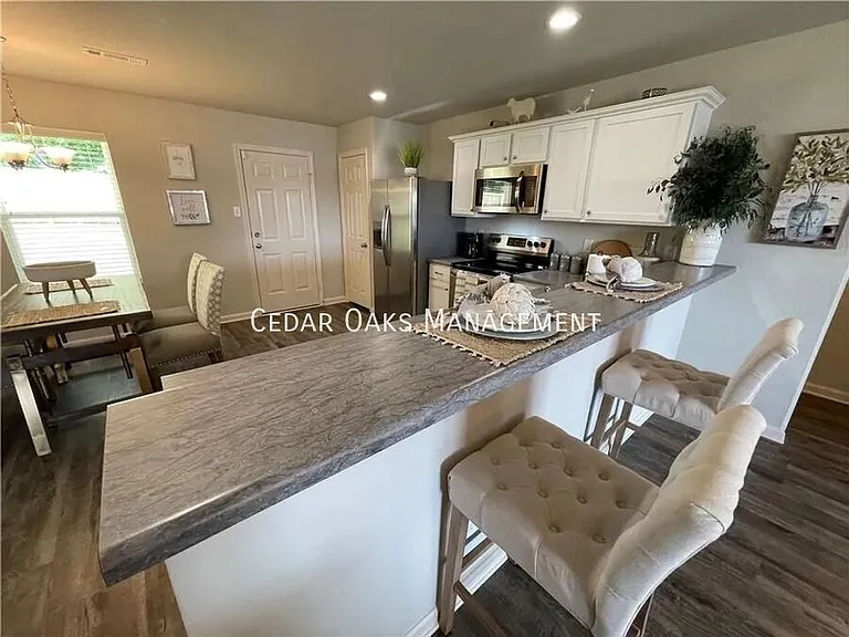 2813 Reynolds St — Photo 4