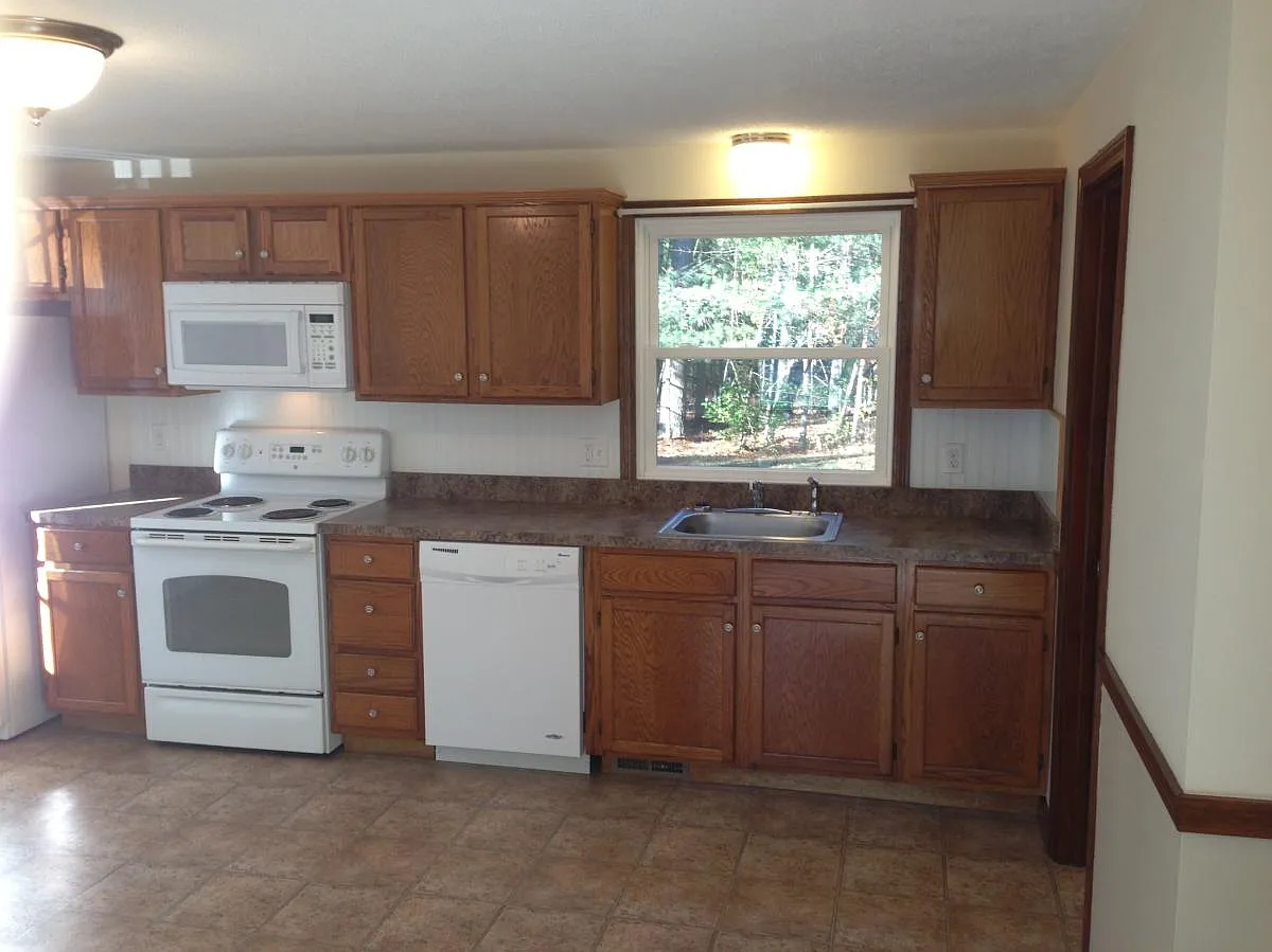 2 bed, 1.5 bath, 1075 sqft, $2,700 — Photo 3