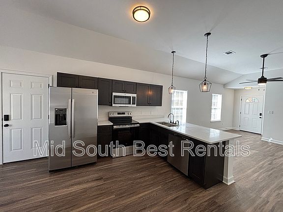 3rd image of 2215 S Valentine St
