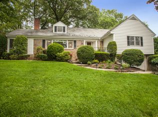 206 Mulberry Ln, Larchmont, NY 10538