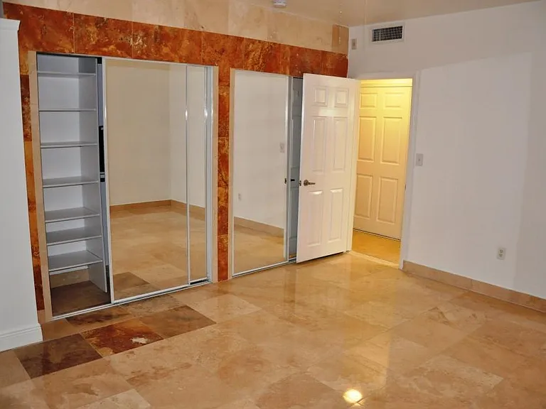 462 Golden Isles Dr #107 — Photo 9