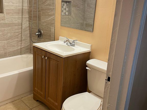 5th image of 5081 Dimson Dr N