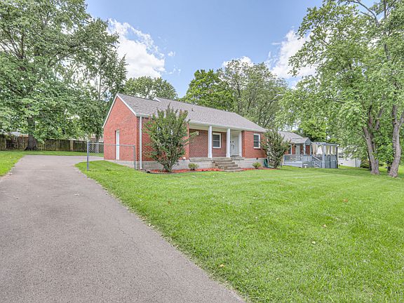 4th image of 208 Walnut Hill Dr