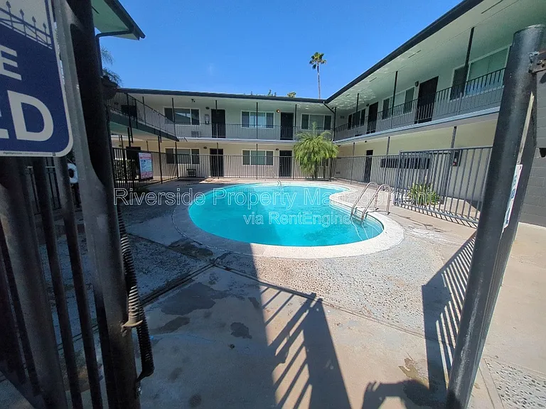 1881 Loma Vista St #8 — Photo 6