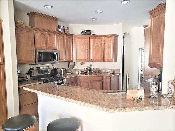 4th image of 65106 N Cliff Cir