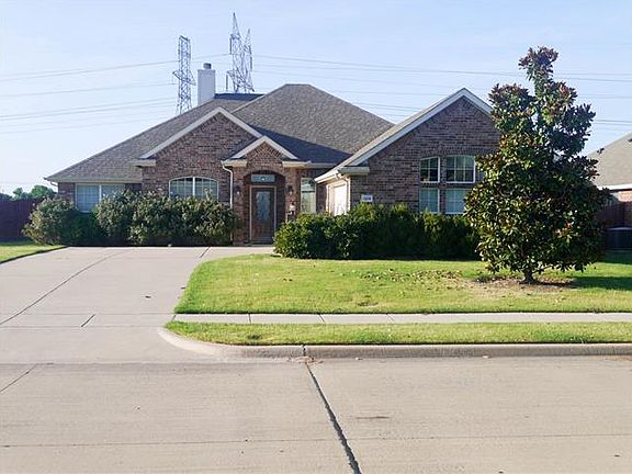3rd image of 1205 Camelot Dr