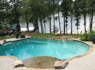 2714 Emerald Dr, Lake Spivey, GA 30236