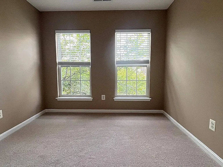 44314 Cornish Ln — Photo 34