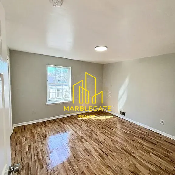 289-291 S 7th St #22 — Photo 1