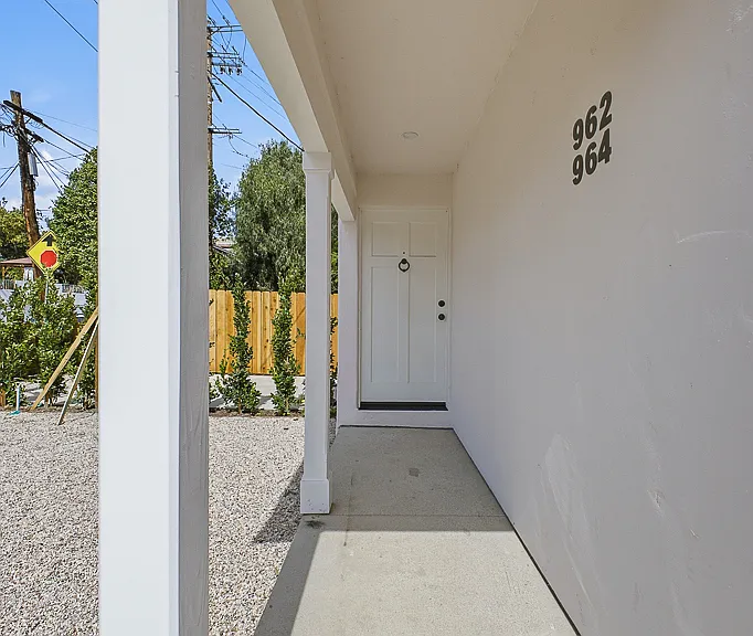 962 Lucile Ave — Photo 4