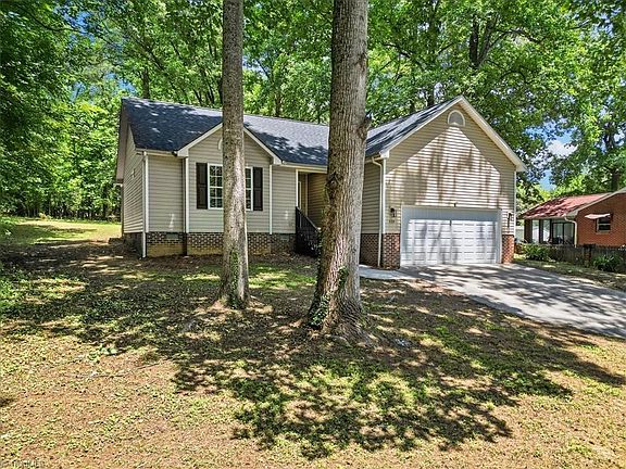 3rd image of 129 Orville Dr