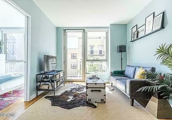 4th image of 211 McGuinness Blvd APT 516