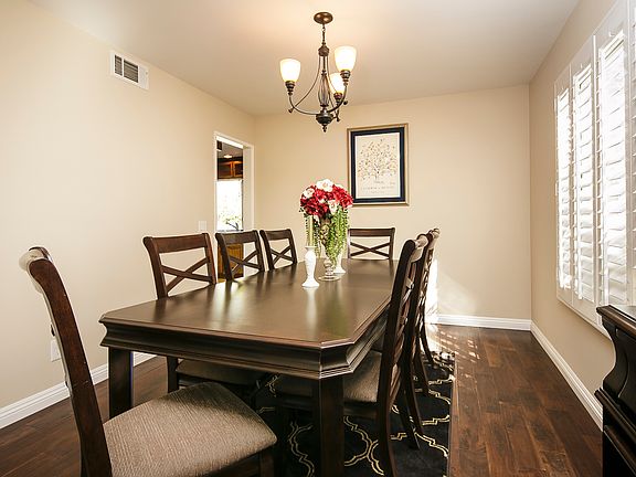 4th image of 784 Valle Lindo Dr