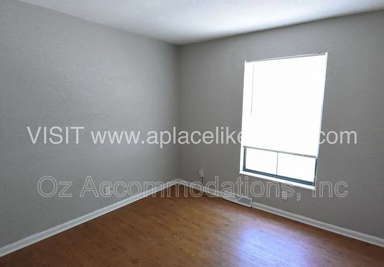 1105 W Elm Ter — Photo 14