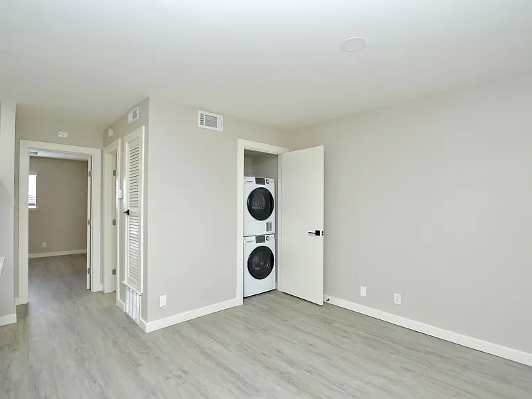 District 53 — Photo 35