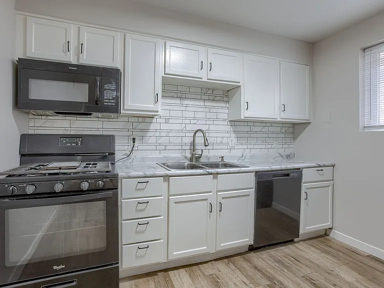 1332-1334 S 30th Ct — Photo 16