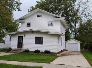 214 W Spring St, Strawberry Point, IA 52076