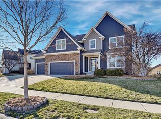 9234 Sunray Dr, Shawnee, KS 66227
