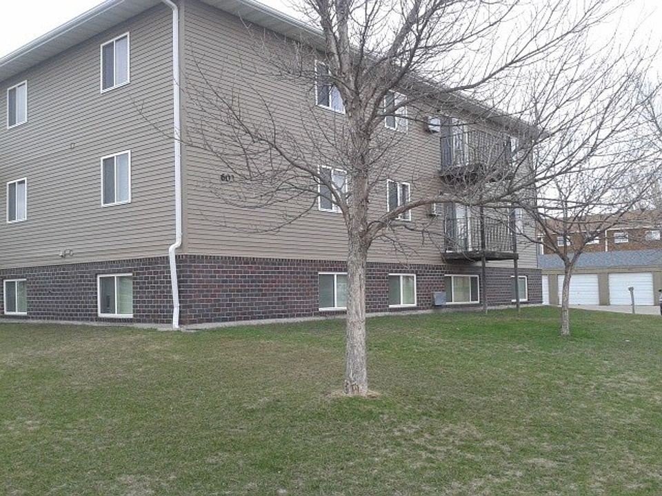 1st image of 603 1st Ave NW #105