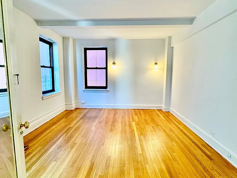 117 E 77th St #9-B — Photo 3