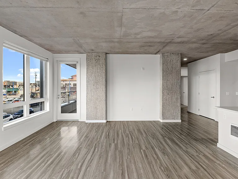 Stadium Apartments — Photo 40
