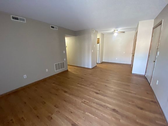 4th image of 1261 E Guinevere St #17