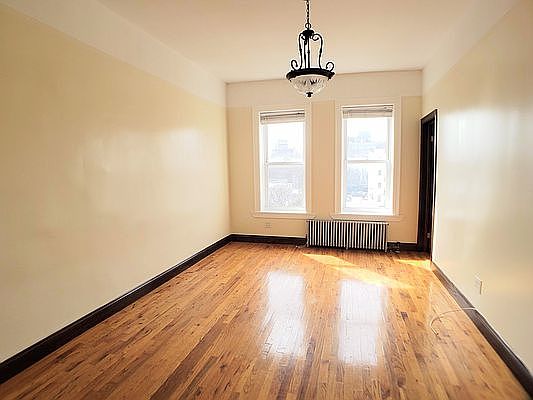1st image of 497 Park Pl APT 3