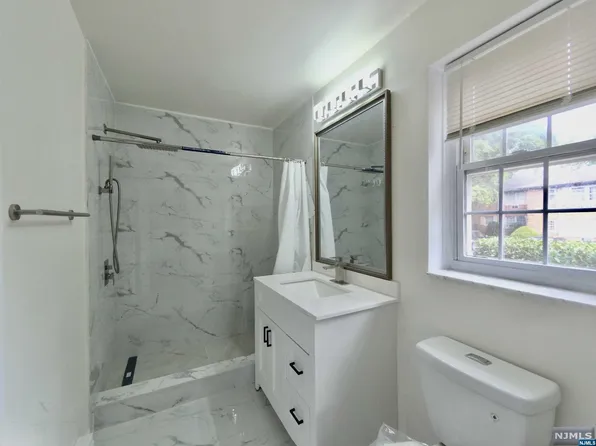 206 Main St #24A, Millburn, NJ 07041