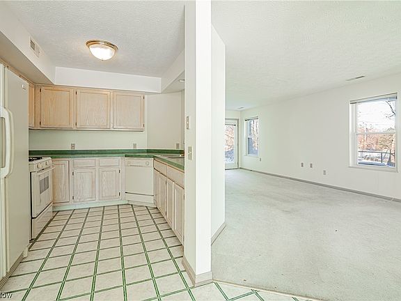 3rd image of 620 Tollis Pkwy #620