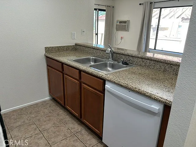Studio, 489 sqft, $1,550 — Photo 3