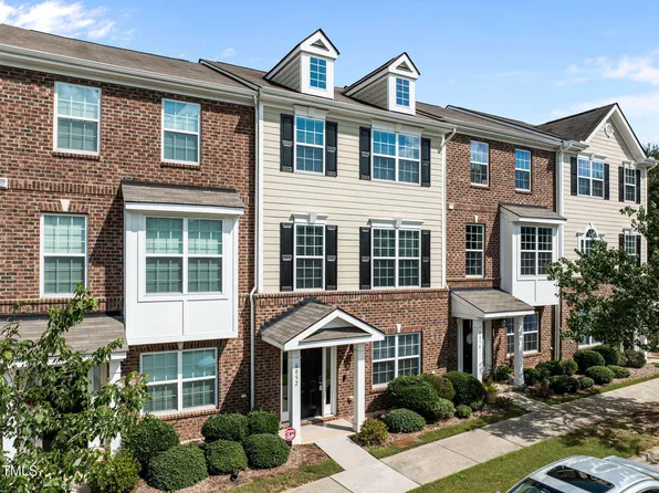 6052 Kentworth Dr, Holly Springs, NC 27540