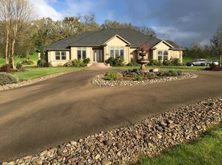 424 Pegasus Ln, Roseburg, OR 97471