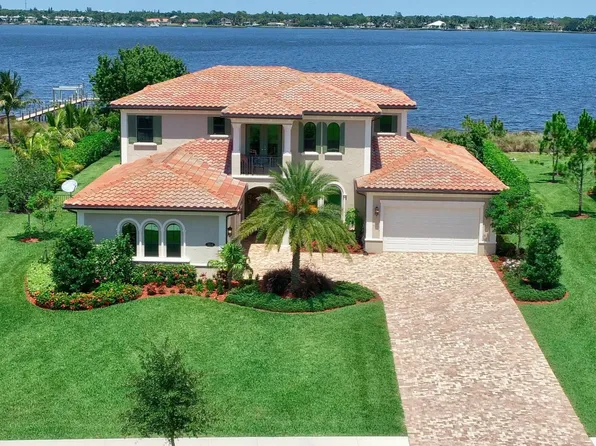 3104 NW Radcliffe Way, Palm City, FL 34990