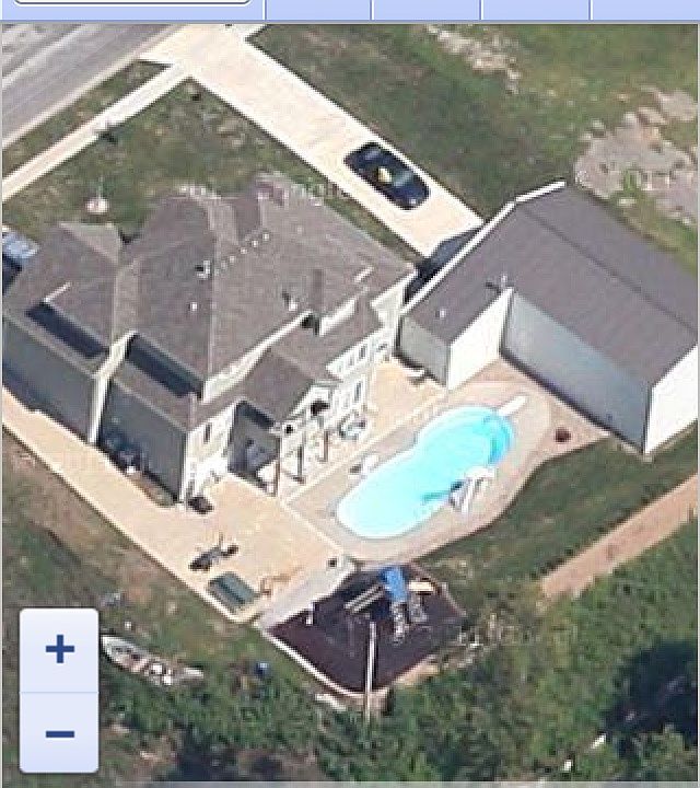 1st image of 1919 N Grove Dr