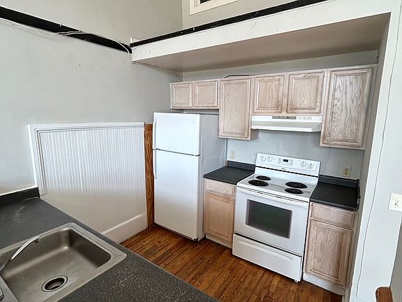 3rd image of 361 E Clayton St #104