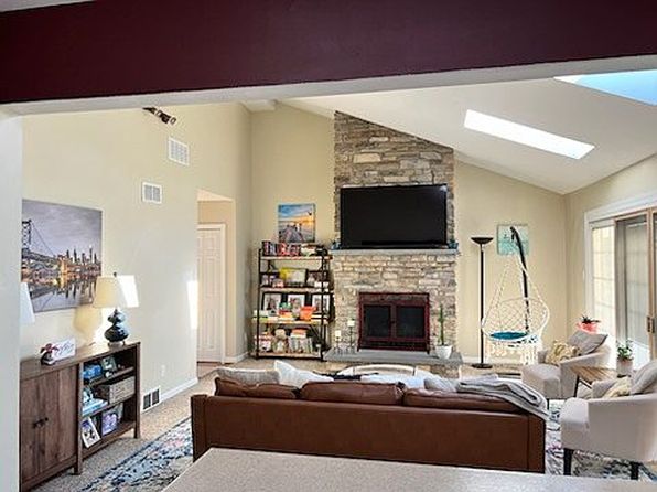 711 Potter Dr