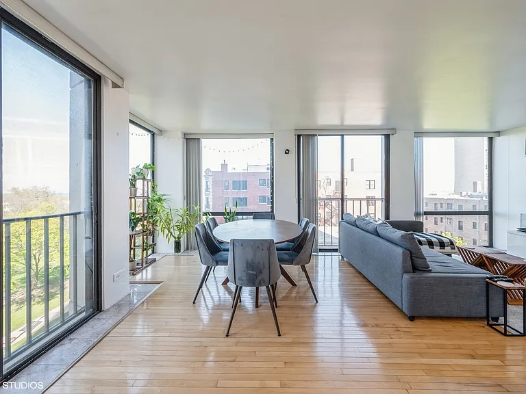 345 W Fullerton Pkwy #801 — Photo 8