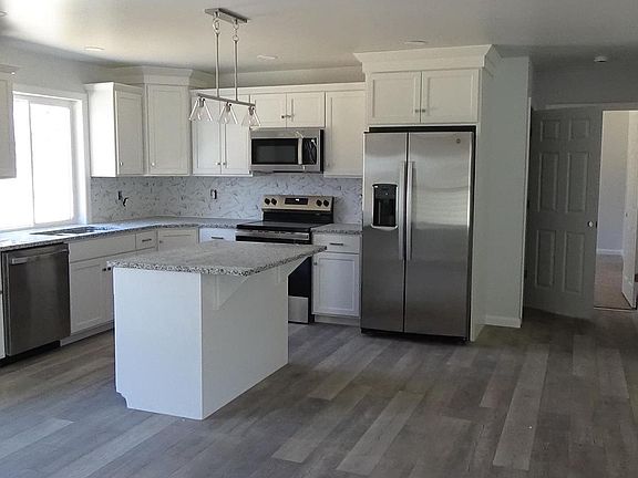 4th image of 70 Barrick Hill Rd