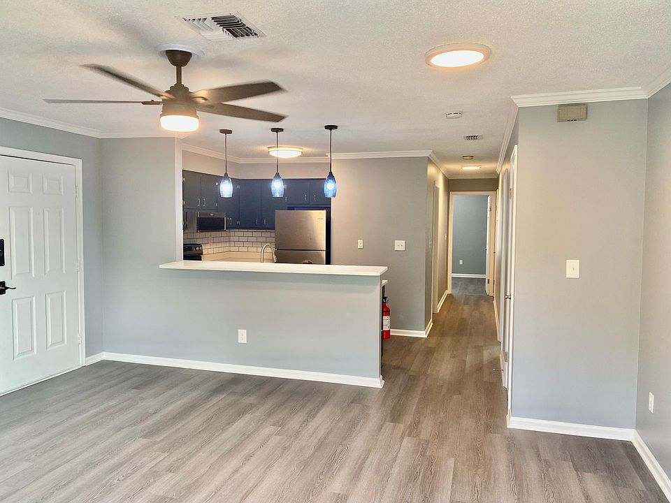 1st image of 1351 Bayville Ct #8