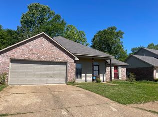 103 Garrett Dr, Terry, MS 39170