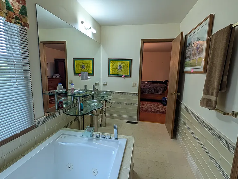 410 Orleans Ave — Photo 26