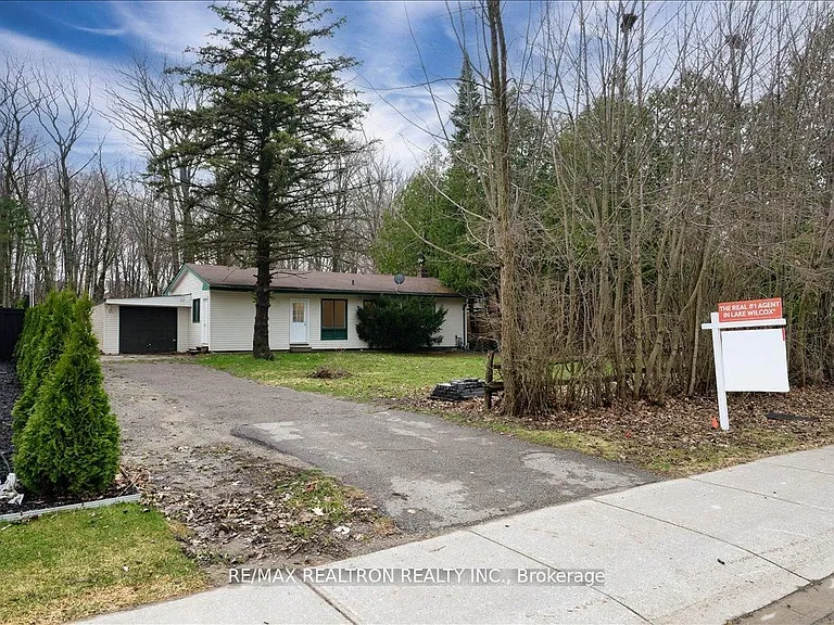97 Park Cres — Photo 3