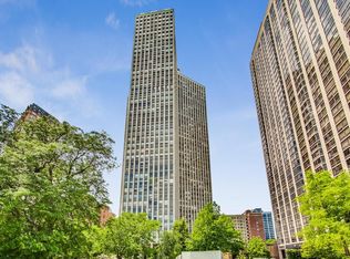 2626 N Lakeview Ave APT 502, Chicago, IL 60614