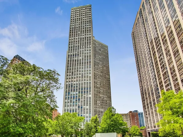 2626 N Lakeview Ave APT 502, Chicago, IL 60614