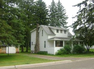 338 N Superior St, Farwell, MI 48622